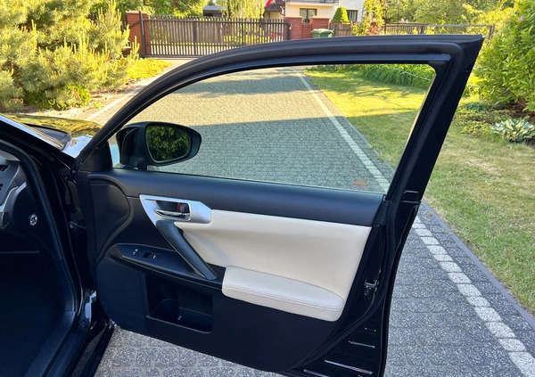 Lexus CT cena 49000 przebieg: 185000, rok produkcji 2012 z Puławy małe 352
